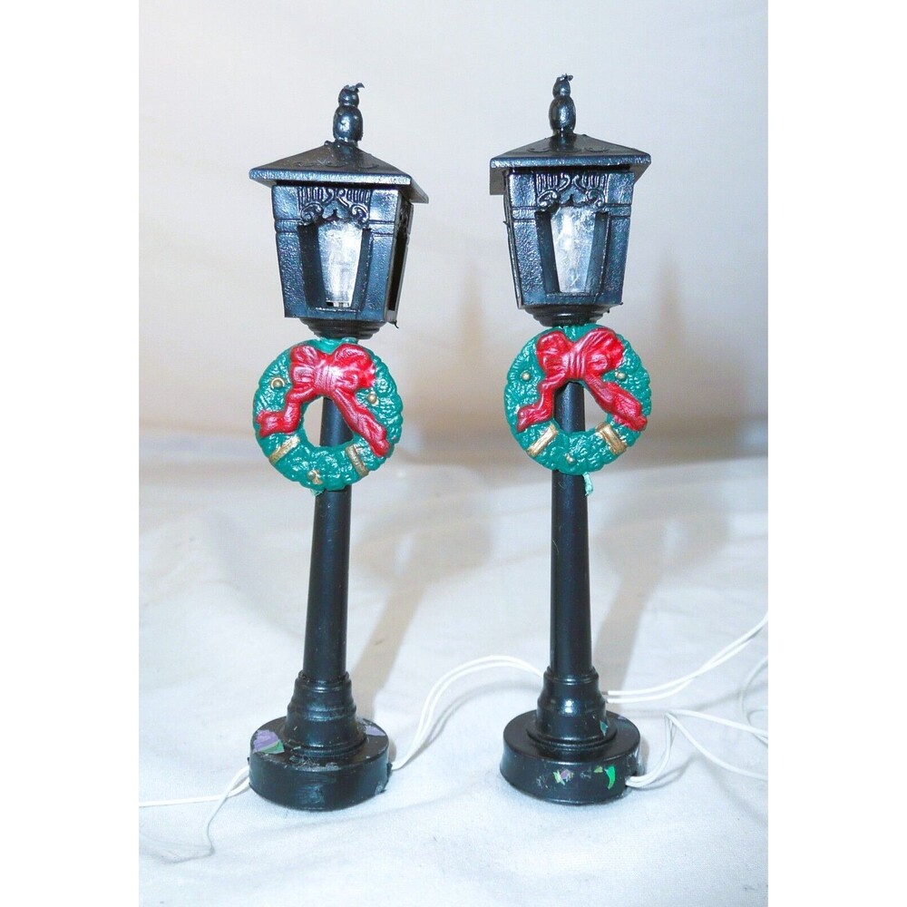 LEMAX Set of 2 Street Lamp Christmas Village Accessories Flicker Lights Working